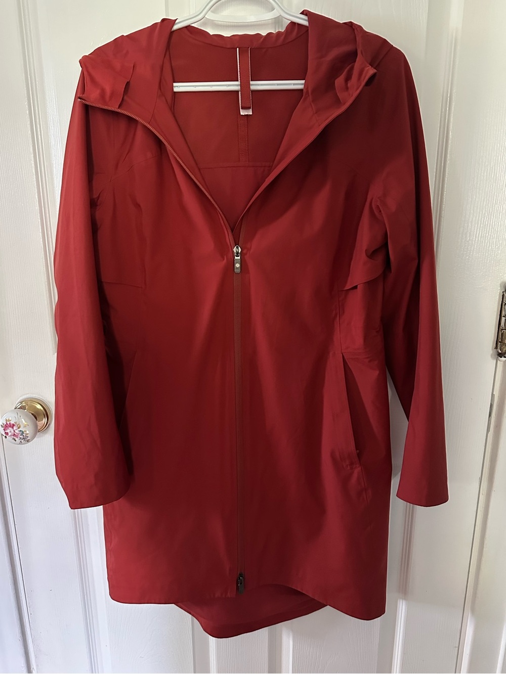 Lululemon Rain Rebel Jacket, EUC, Size 6